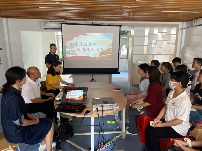 校领导参加艺术学院“坚守廉洁底线 弘扬清风正气”专题教育活动